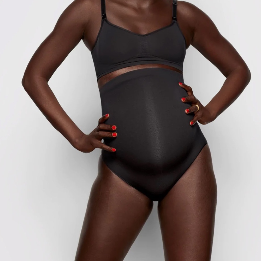 NEW SKIMS MATERNITY SCULPTING HIGH WAIST BRIEF, S/M, black